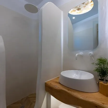 Vila Exclusive Alyko Beach Front Pool And Jacuzzi
