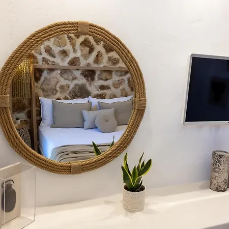 Vila Exclusive Alyko Beach Front Pool And Jacuzzi Naxos City