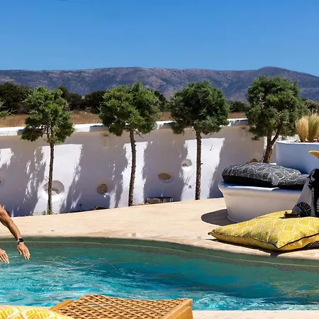 Exclusive Alyko Beach Front Pool And Jacuzzi Vila *